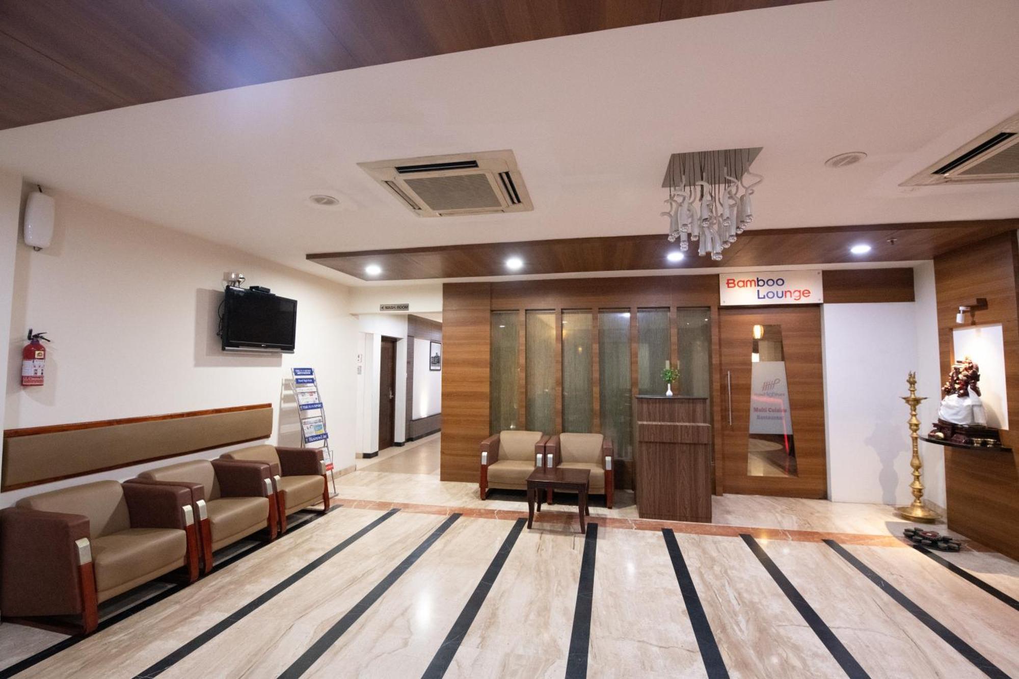 高角酒店 Tiruchirappalli 外观 照片